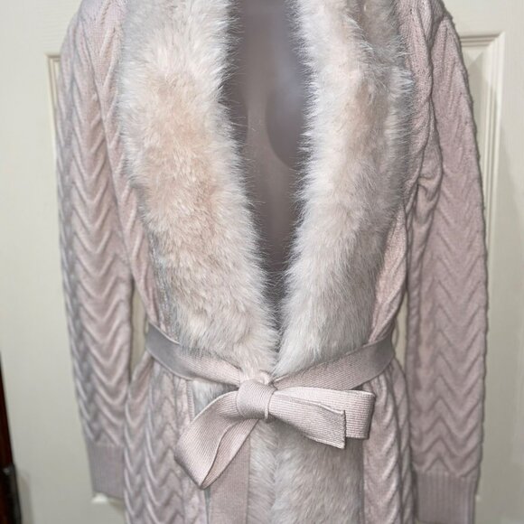 New Guess by Marciano Paula Faux Fur Trimmed Wrap Cardigan Coat With Chevron Kni - Picture 7 of 14